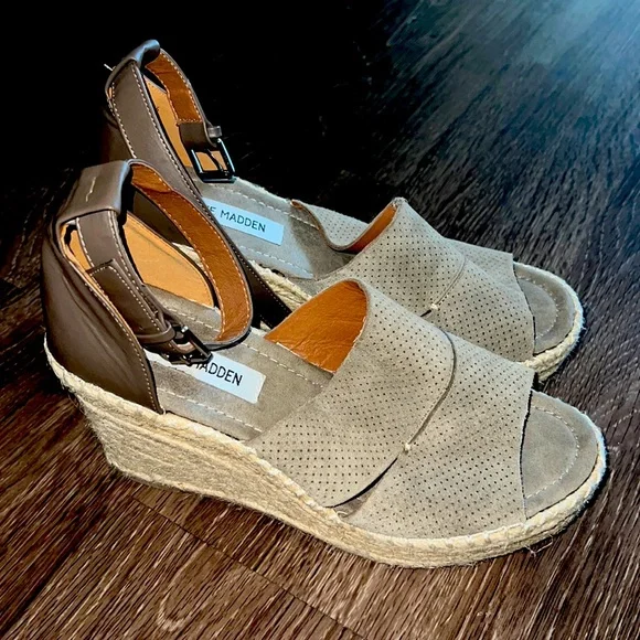 Steve Madden Wedge - Picture 1 of 3